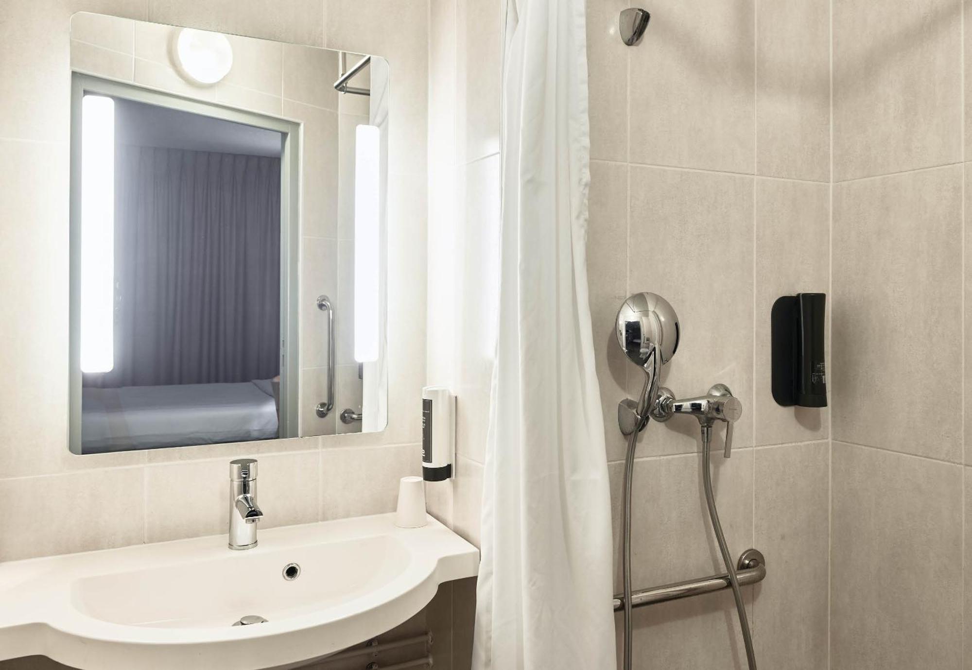 B&B Hotel Saint-Michel Sur Orge Esterno foto