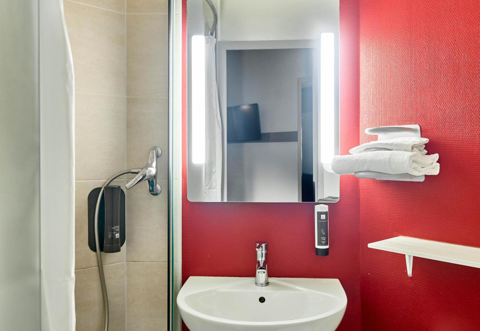 B&B Hotel Saint-Michel Sur Orge Esterno foto